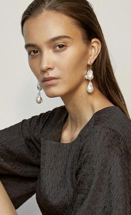azra-cover-model-female-women-brown-eyes-hair-earing-portrait-fashion